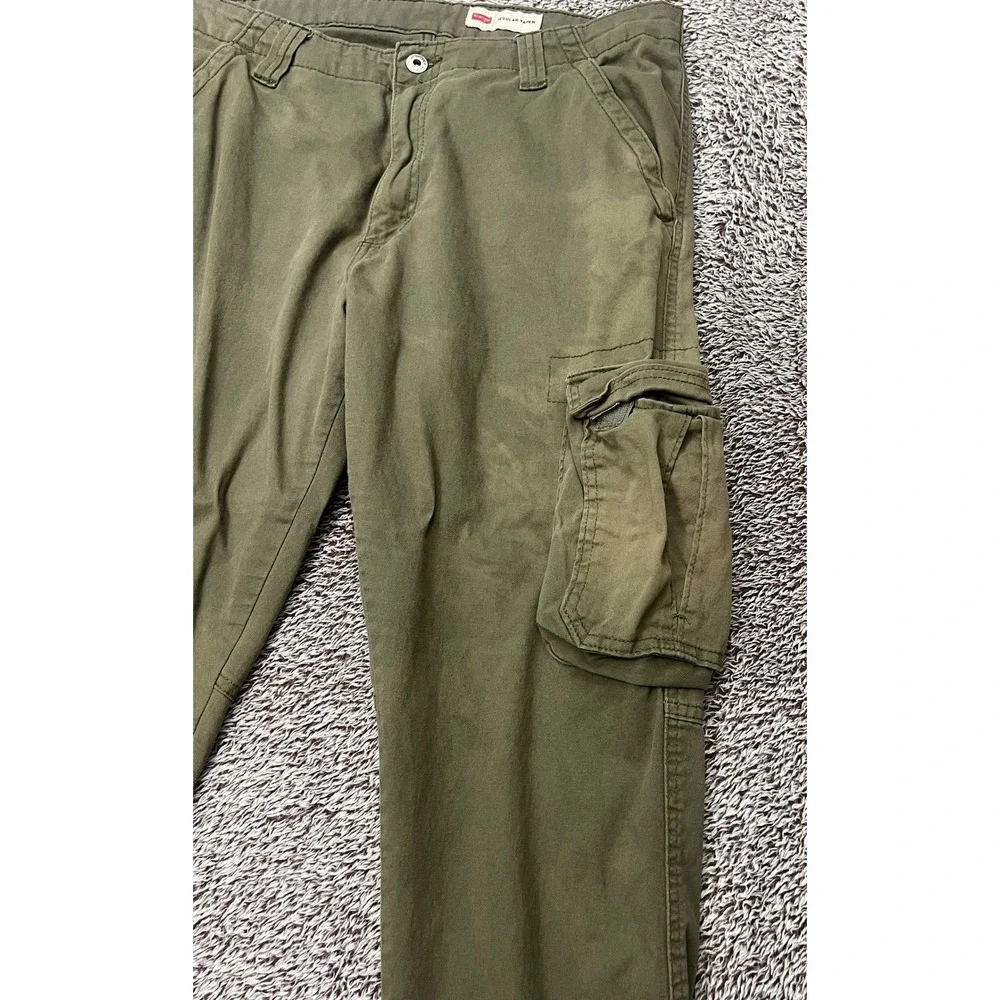 Wrangler Men's 33x30 Olive Green Cargo Work Pants Regular Taper Utility Stretch